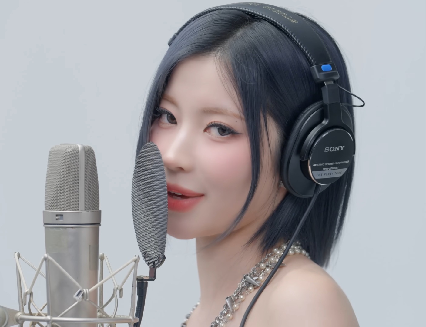 [잡담] 여돌들 이런 연한 눈썹 어떻게 만드는거지? | 인스티즈
