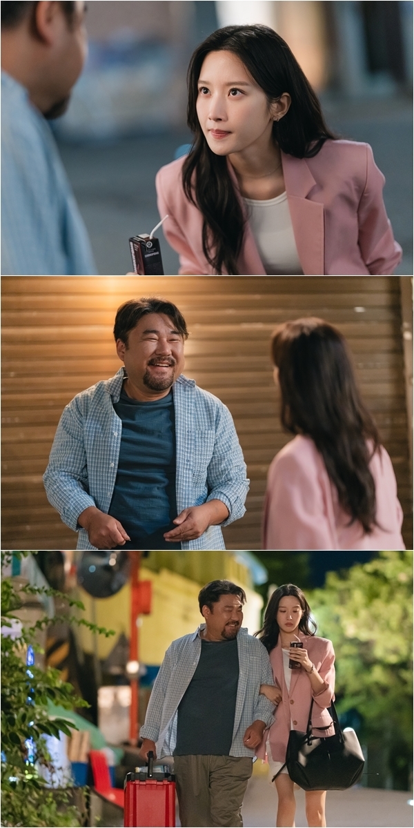 [정보/소식] '그놈은 흑염룡' 미녀 딸 문가영X야수 아빠 고창석, 안 닮은 부녀 | 인스티즈