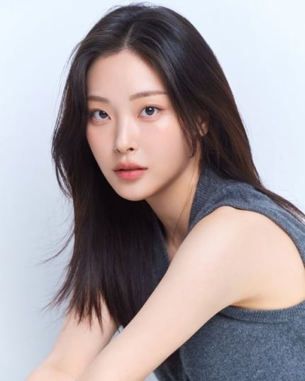 [정보/소식] "블랙핑크 지수 인연 우정출연"...'모텔캘리' 최희진, '뉴토피아 열일 이유 [인터뷰②] | 인스티즈