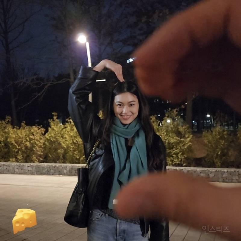 팬 보자마자 눈물 흘리는 여돌 실존.x | 인스티즈