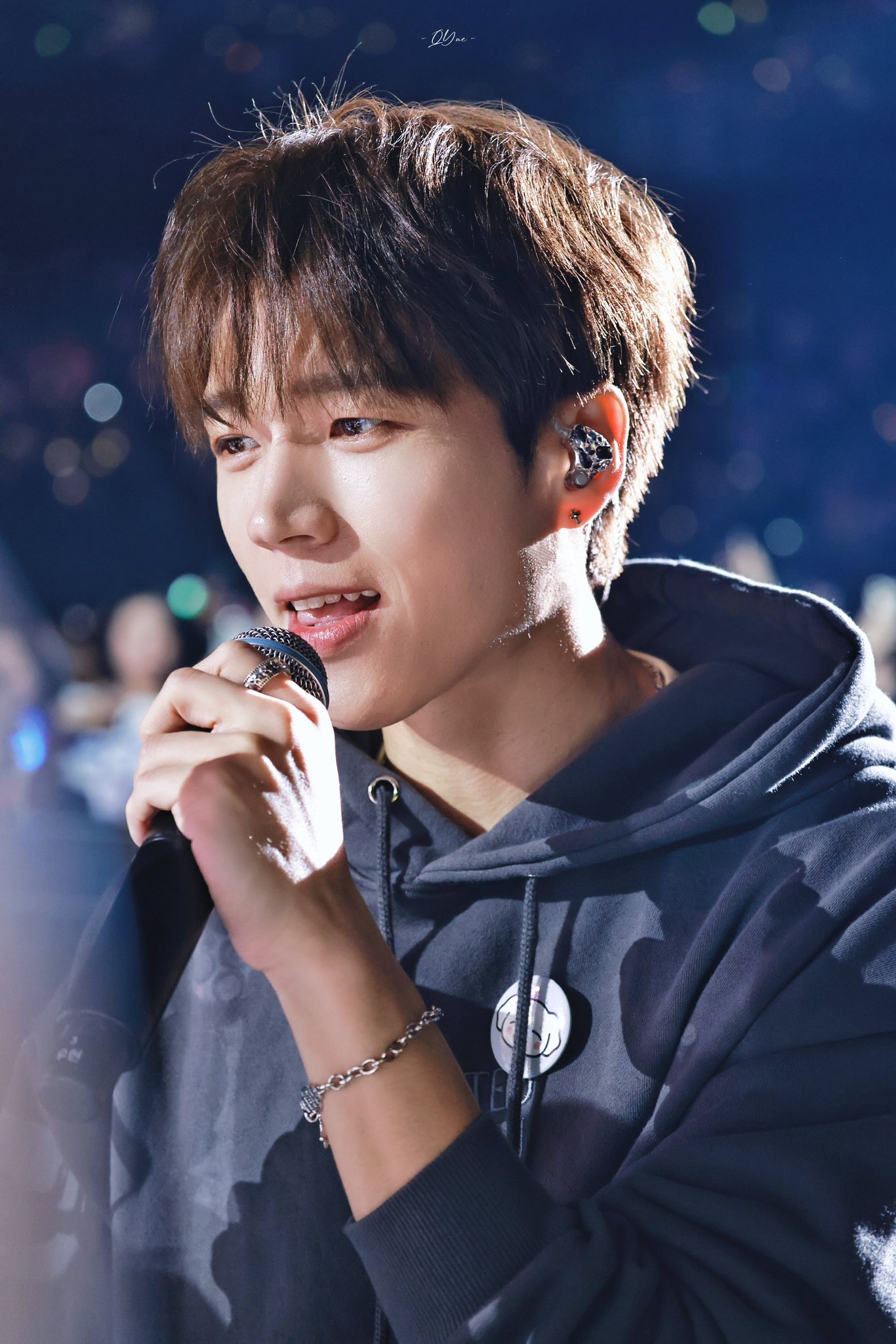 [잡담] 어제 콘서트에서 솜털까지 찍힌 인피니트 우현 | 인스티즈