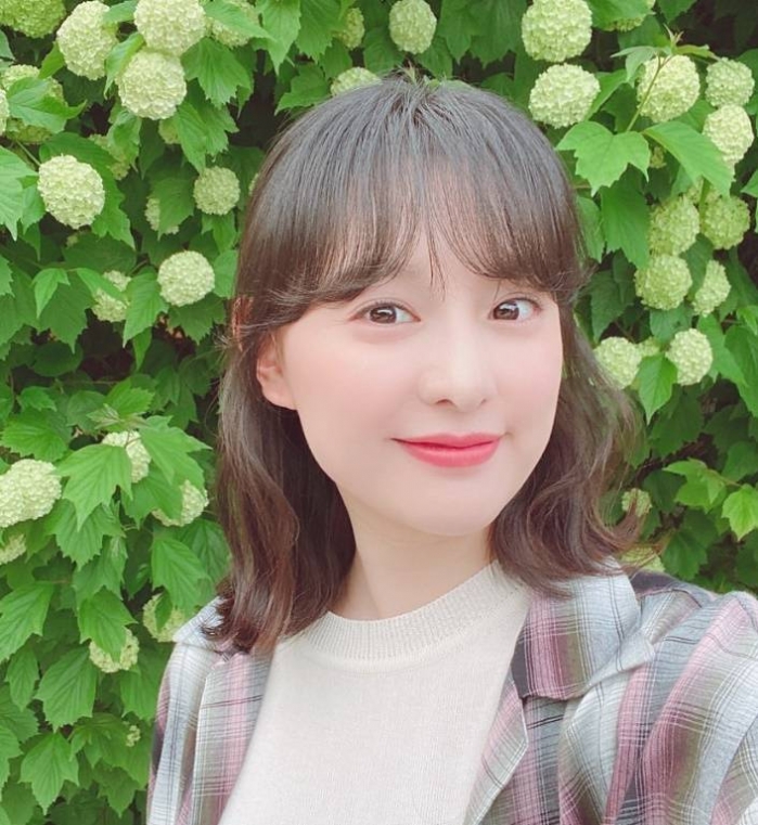 [잡담] 김지원 차기작 원작처럼 단발 해줬으면... 🙏 | 인스티즈