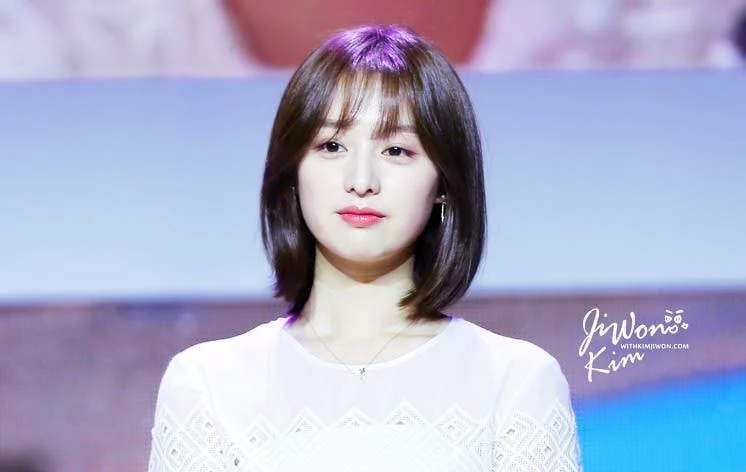 [잡담] 김지원 차기작 원작처럼 단발 해줬으면... 🙏 | 인스티즈