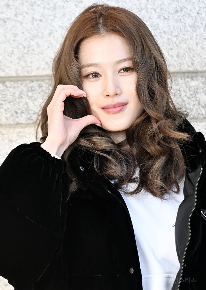 사나 2/17 icn 출국 사진 | 인스티즈