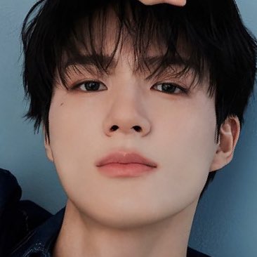 [잡담] 하 ㅋㅋ 제노 눈물점 없는 쪽 눈꼬리가 좀 더 내려가 잇다는거 ㄹㅇ이네 | 인스티즈