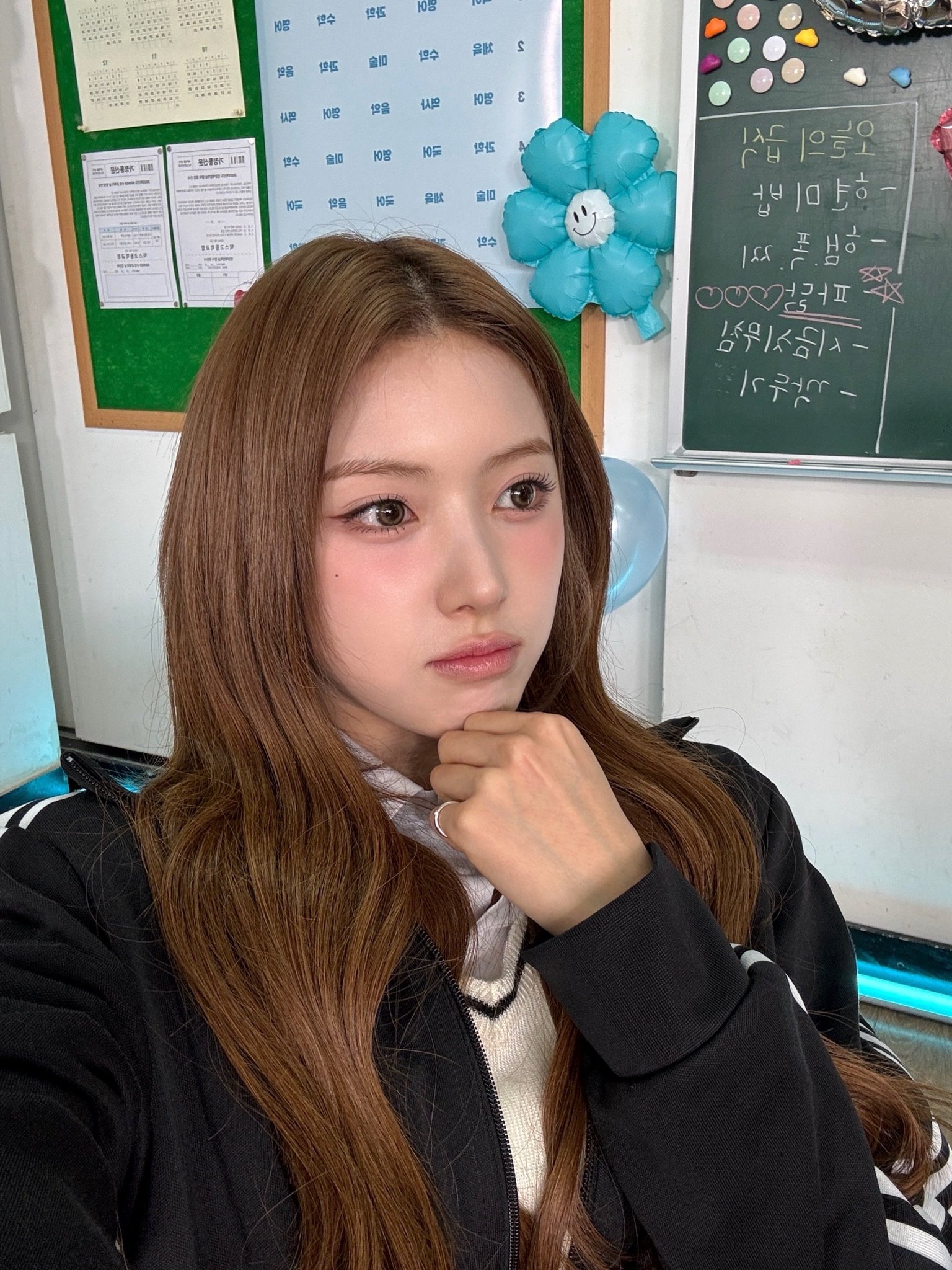 [잡담] 엔믹스 지우 앞머리 까도 진짜 예쁘다,, | 인스티즈