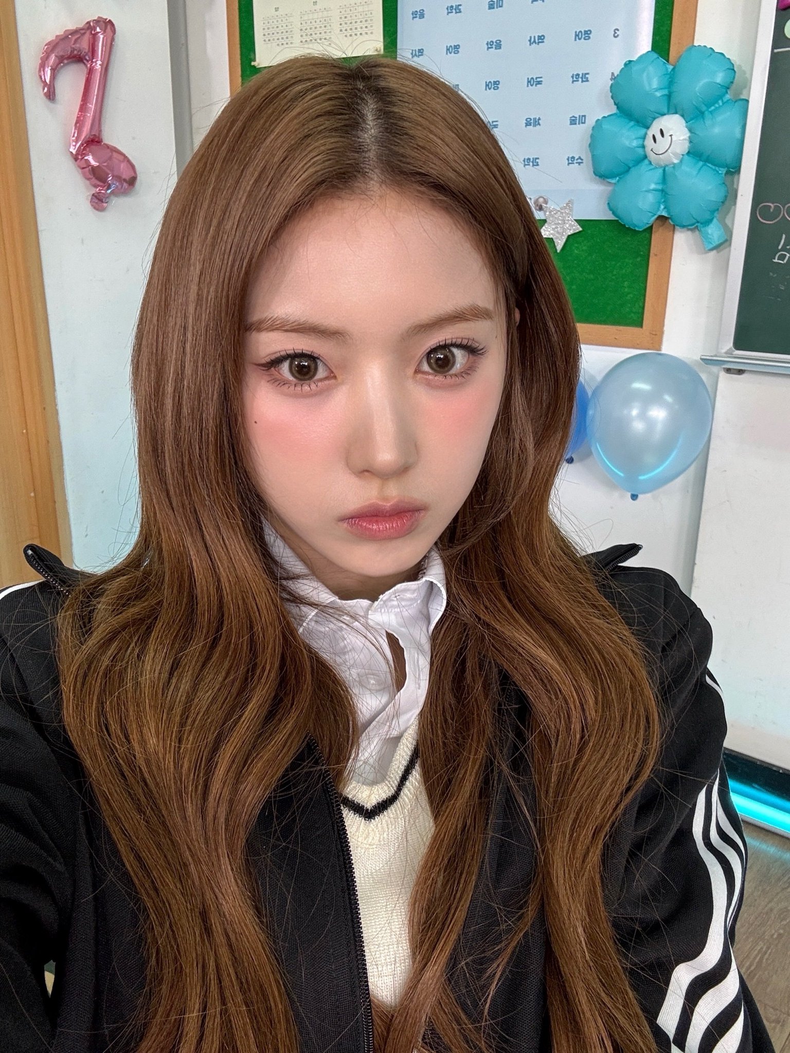 [잡담] 엔믹스 지우 앞머리 까도 진짜 예쁘다,, | 인스티즈