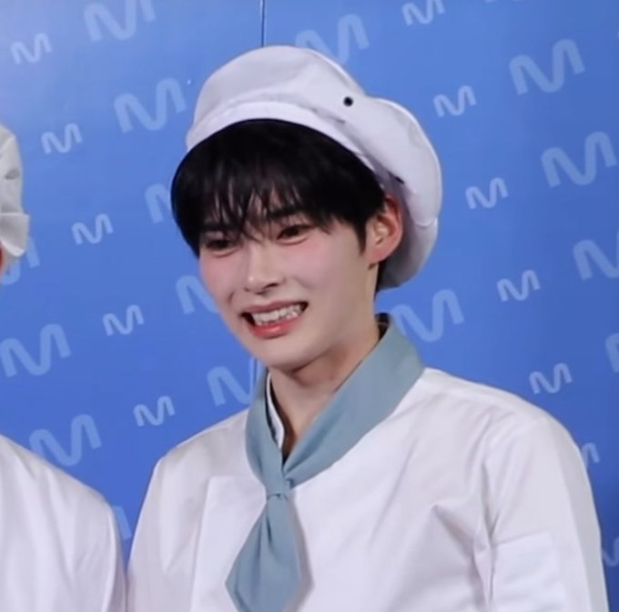 [잡담] 아 성한빈 엠카뜬거 진짜 귀여운것같은데 | 인스티즈