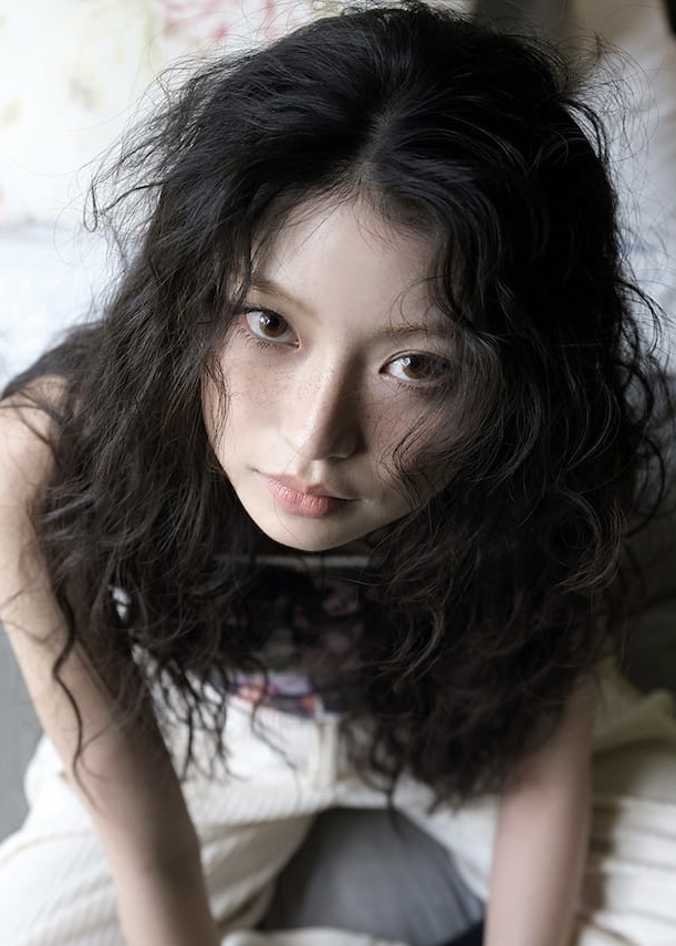 [잡담] 키키 하음이 얼굴 감동 돼서 계속 확대하게 됨 | 인스티즈