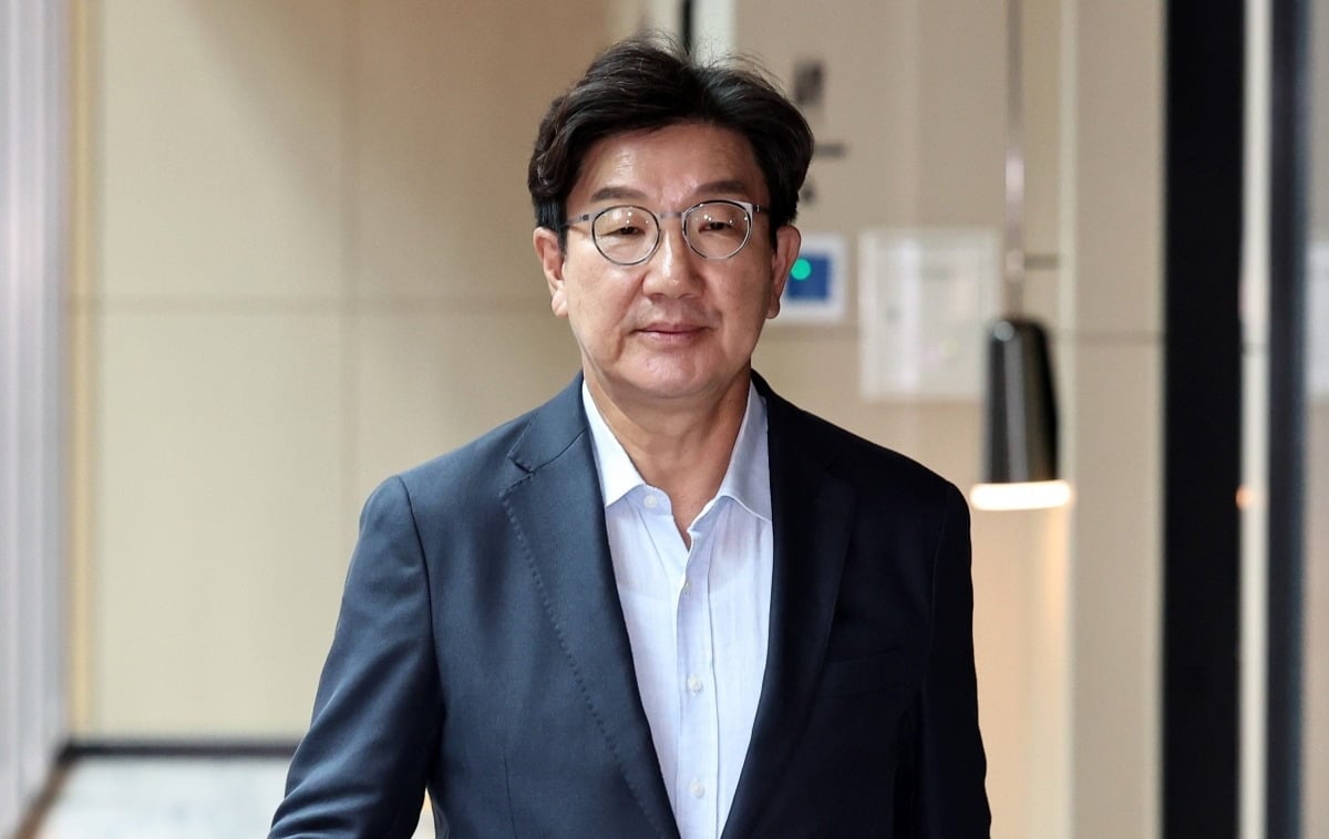[잡담] 인상은 권성동이 방시혁 보다 나음 ㅋ | 인스티즈