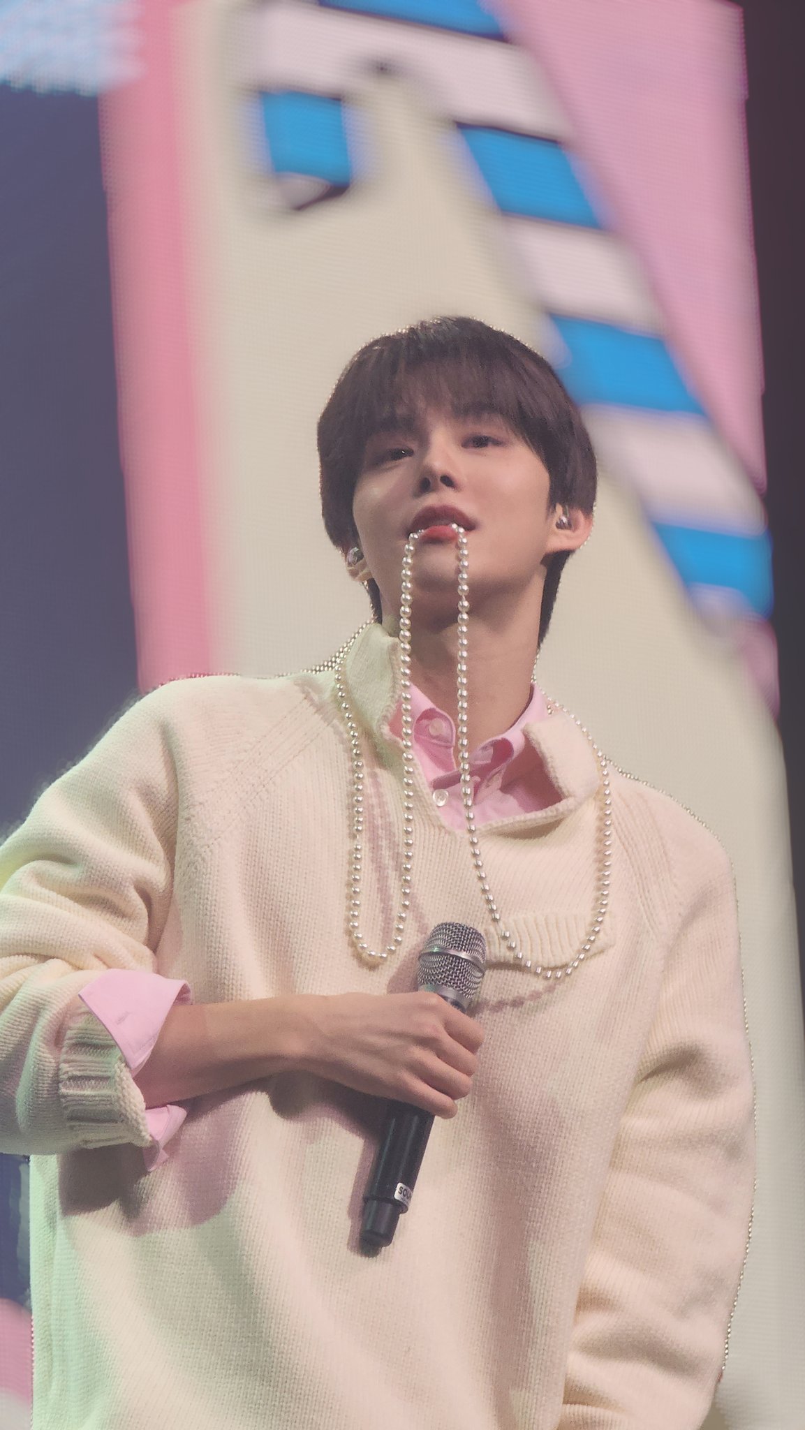 [잡담] 정우 생파 레전드 사진 난 요거임 | 인스티즈