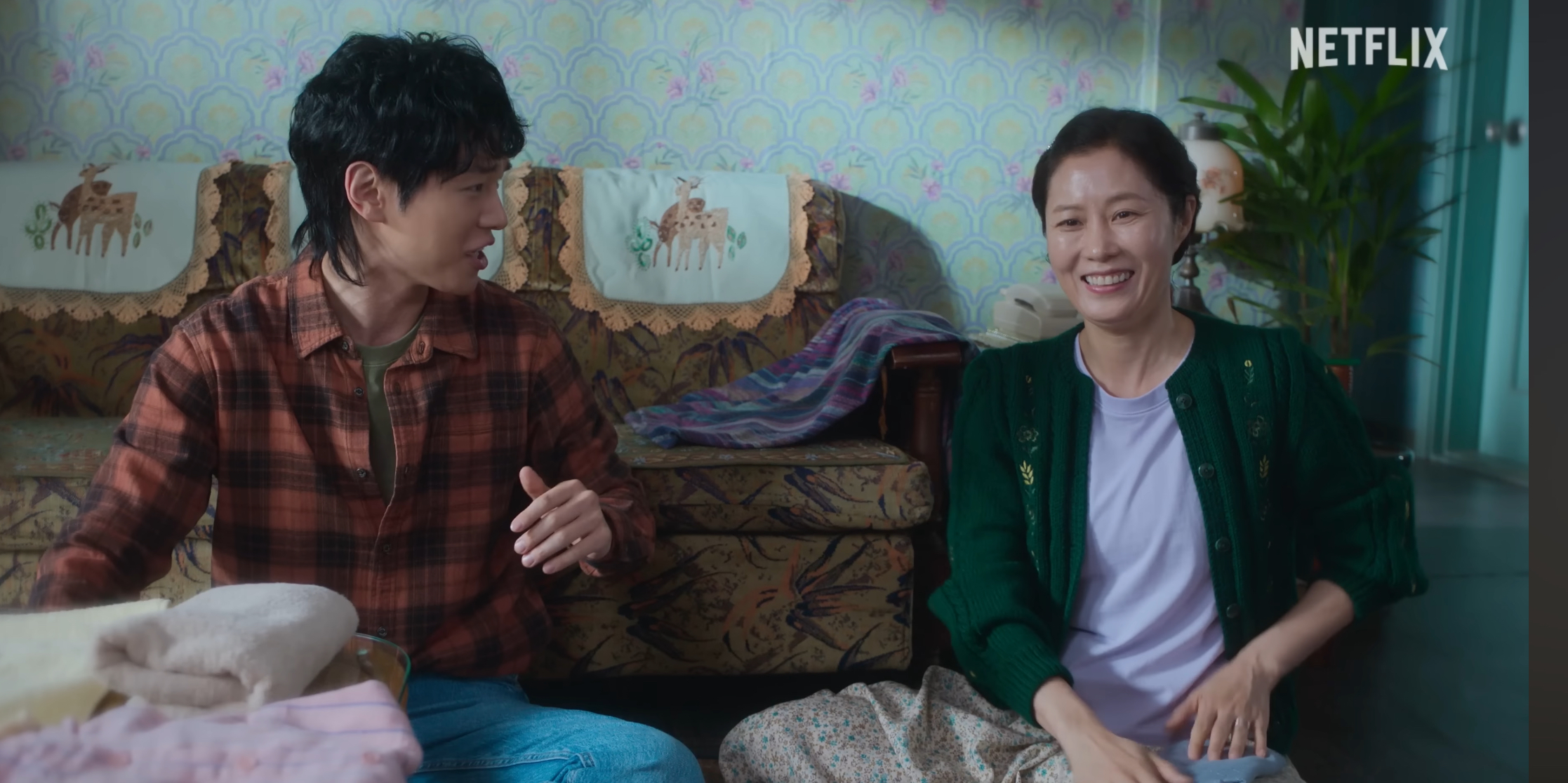 [잡담] 여기 문소리 왼쪽에 누구야?? | 인스티즈