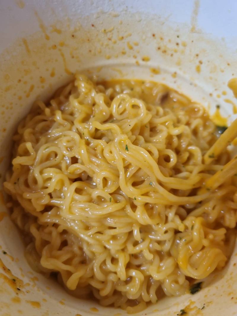 [잡담] 알바 끝나고 먹는 점심 🍜 🍙 | 인스티즈