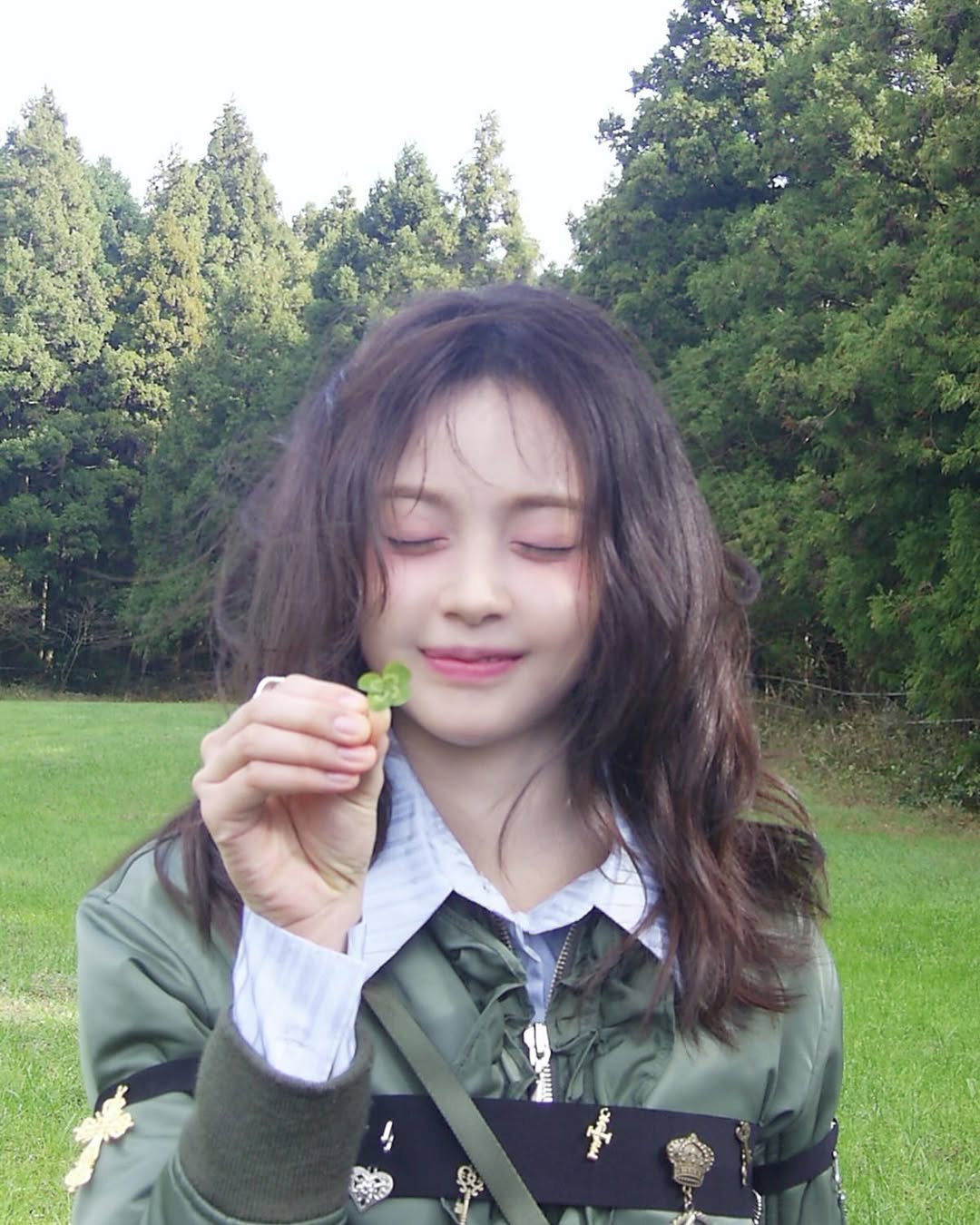 [잡담] 하투하 인스타에 올리는 비하인드 사진이 훨씬 감성 있지않아? | 인스티즈