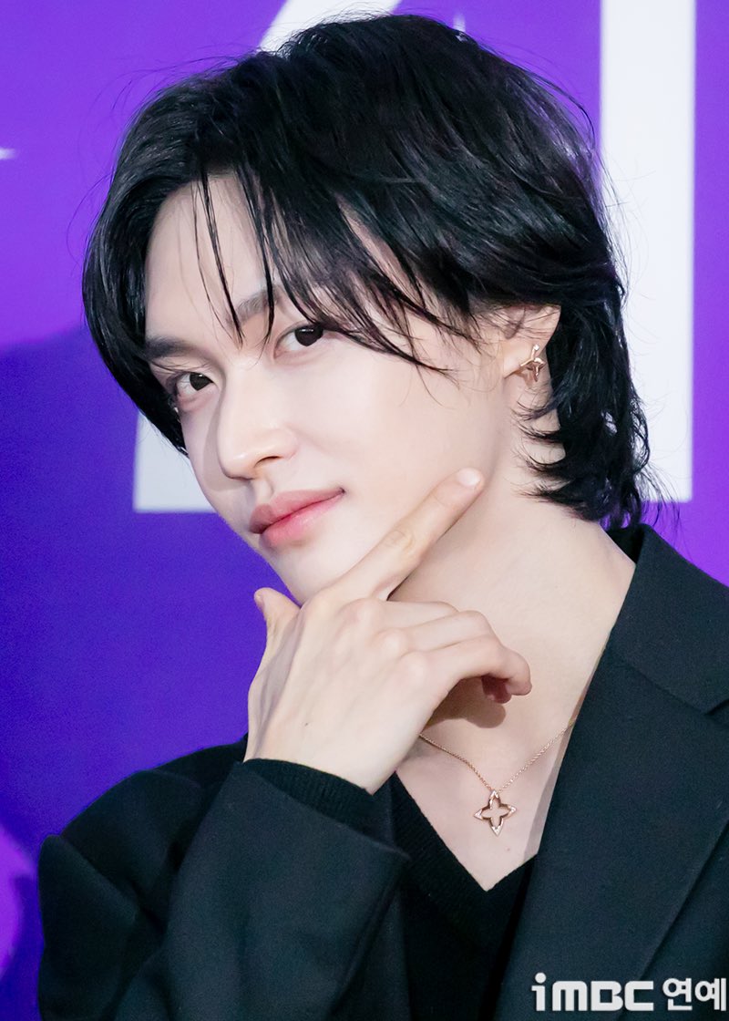 [잡담] 원빈 메컵 진짜 기본만해서 청순한데 세상 화려해 | 인스티즈