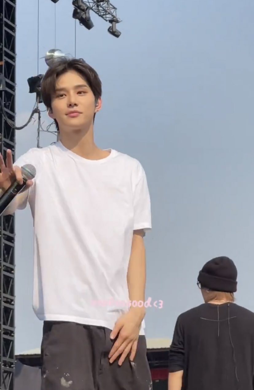 [잡담] 127 오늘자 콘서트 사첵 멤버들 | 인스티즈