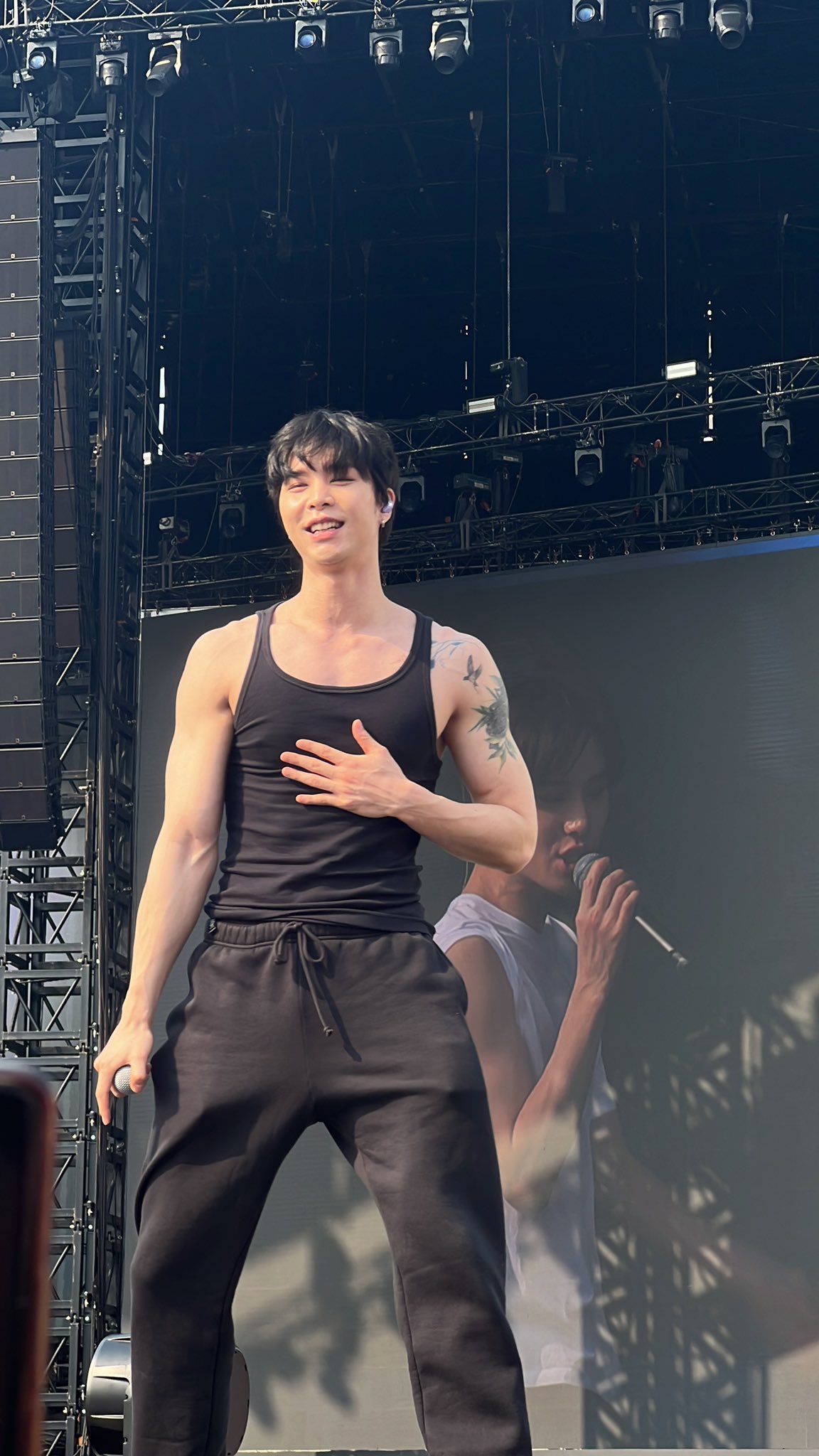 [잡담] 127 오늘자 콘서트 사첵 멤버들 | 인스티즈