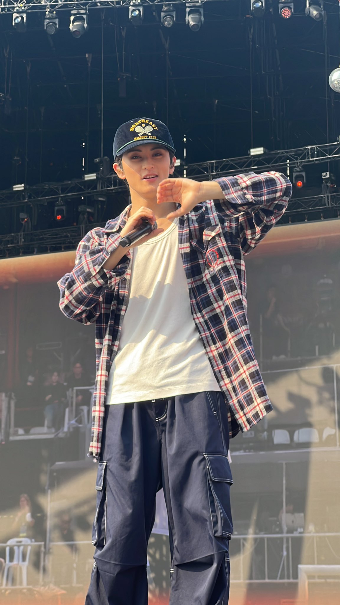 [잡담] 127 오늘자 콘서트 사첵 멤버들 | 인스티즈