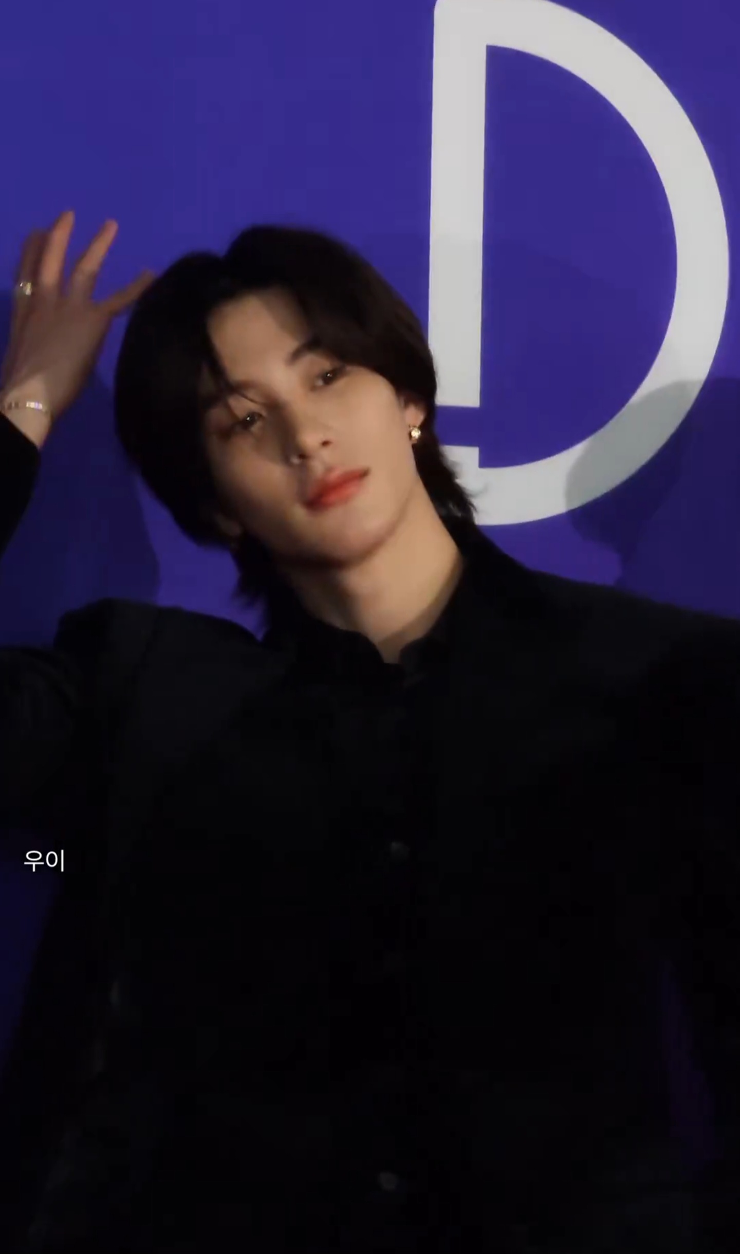 [잡담] 앤톤 이 포즈 언제까지 할건데 ㅋㅋㅋ | 인스티즈