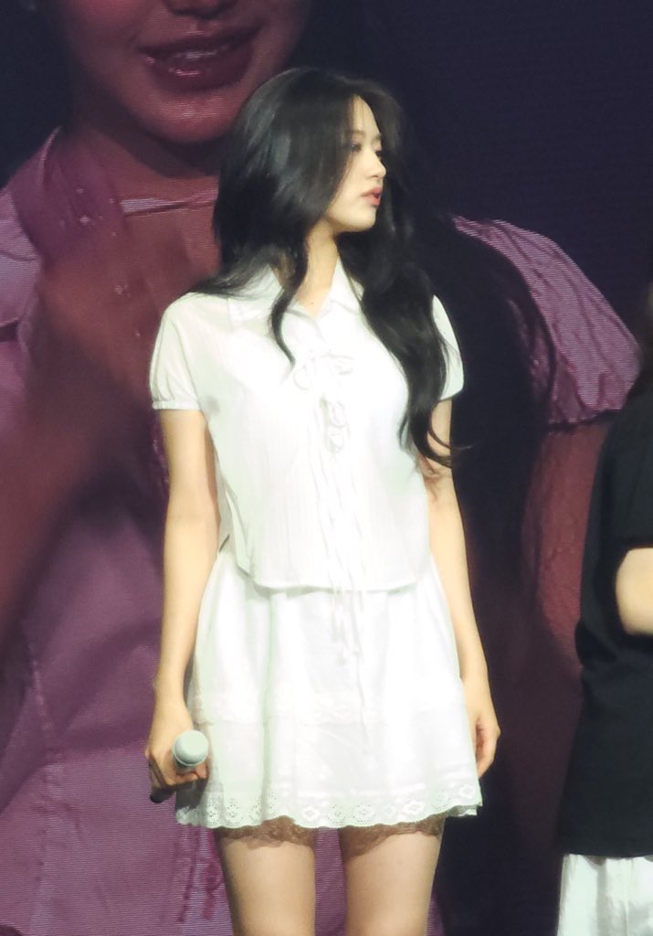 [잡담] 안유진 실물 보면 연 예 인 이런 느낌일 거 같다 | 인스티즈