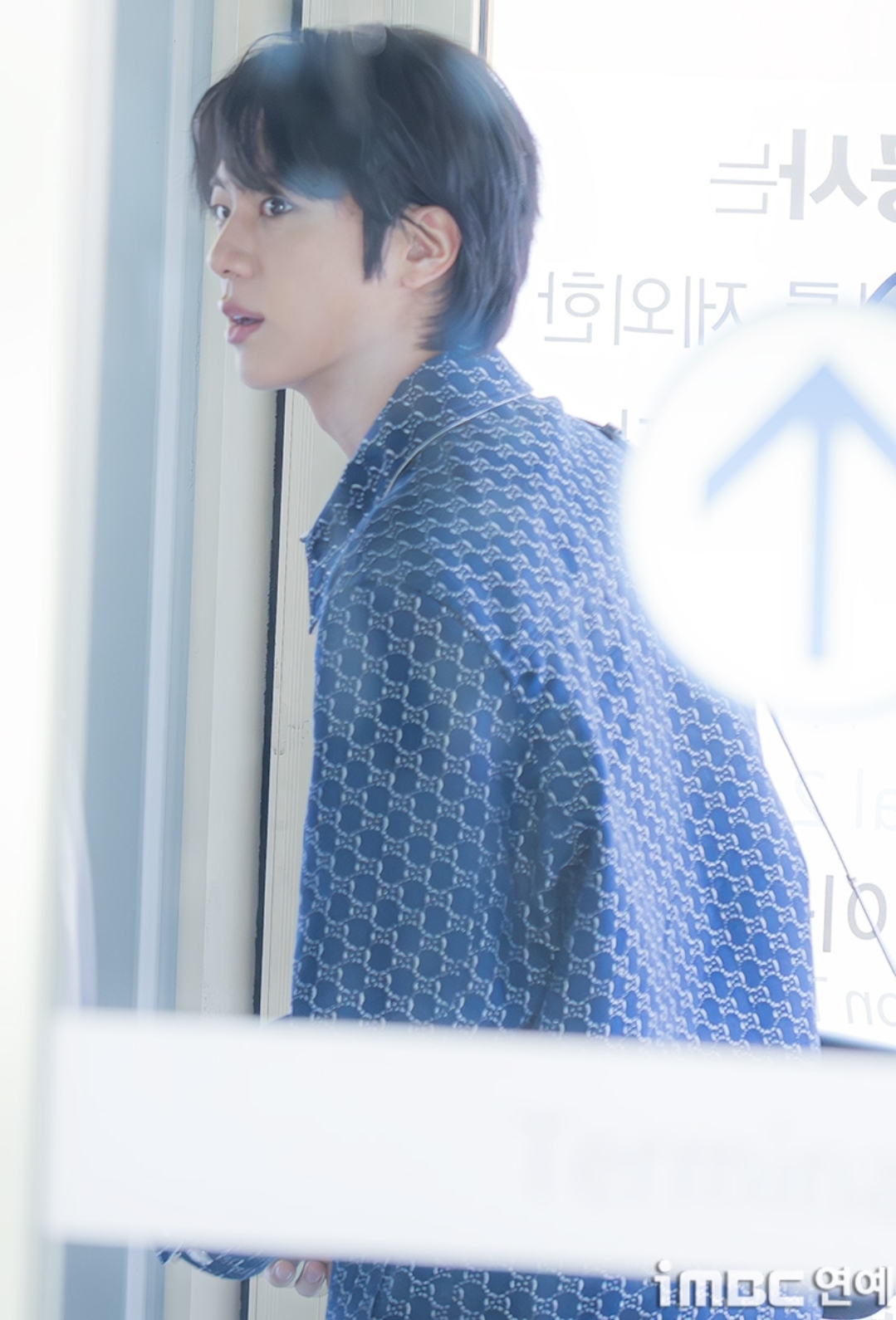 [잡담] 와 어제 방탄 진 구찌쇼 출국 개잘생김 | 인스티즈