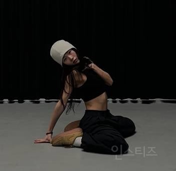 이번에 데뷔하는 신인 여돌 멤버 과거 사진 공개 | 인스티즈