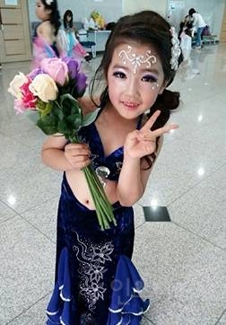 이번에 데뷔하는 신인 여돌 멤버 과거 사진 공개 | 인스티즈