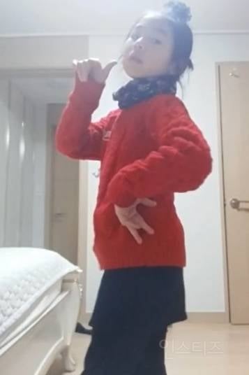 이번에 데뷔하는 신인 여돌 멤버 과거 사진 공개 | 인스티즈