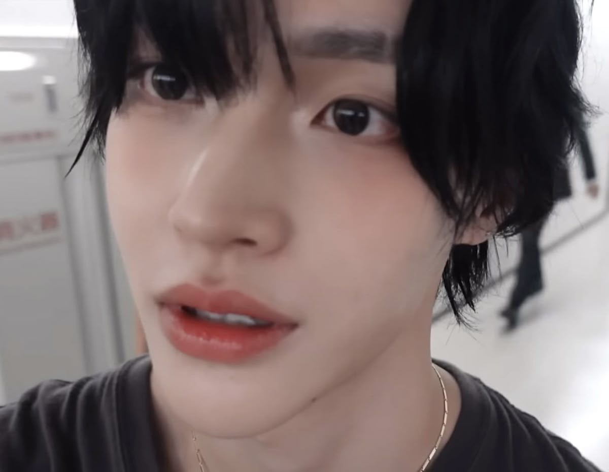 [잡담] 원빈이 이각도에서 보는거 너무좋음 | 인스티즈