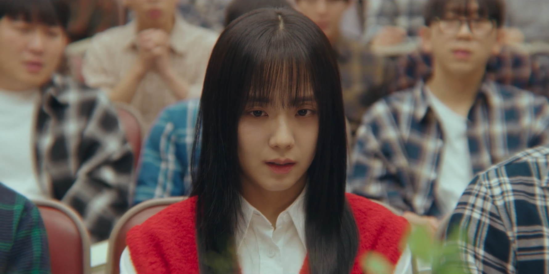 [잡담] 지수는 예쁜 척하는게 아니라 예쁘게 태어난곤데 | 인스티즈