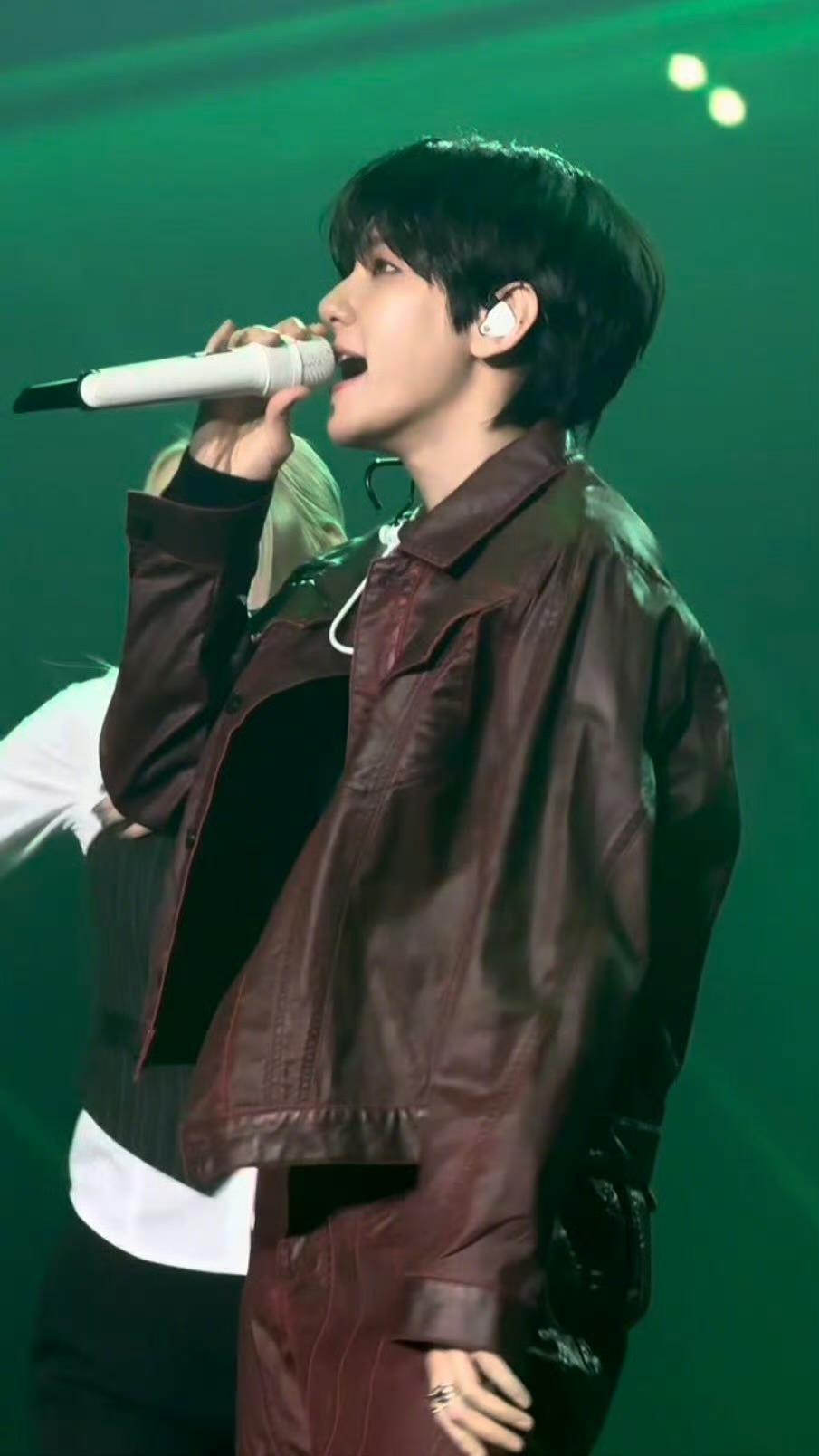 [미디어] 250223 백현이 방콕 얼굴 레전드다🥵💕💕 | 인스티즈