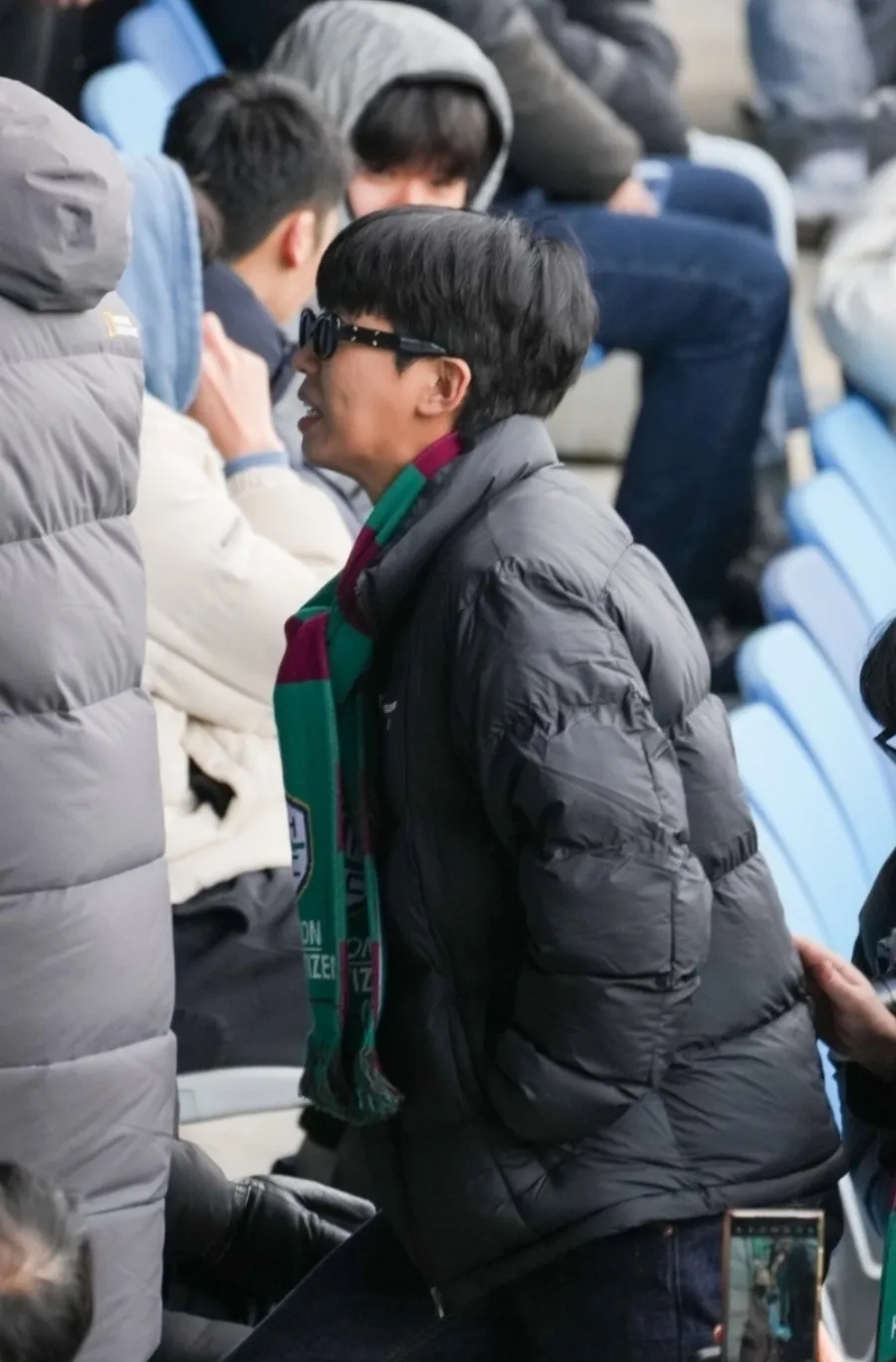 [잡담] 임영웅, K리그 대전 홈 개막전 '깜짝 방문'으로 팬들 환호 | 인스티즈