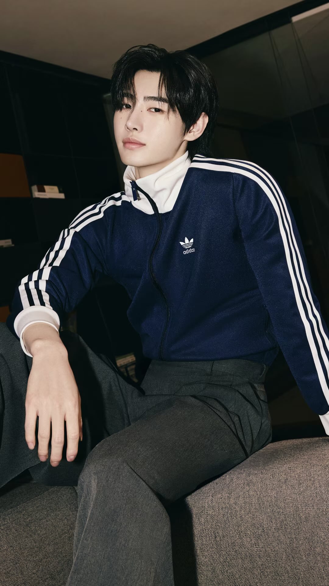 [잡담] 성훈이 아디다스 사진 더 떴다🥰 | 인스티즈