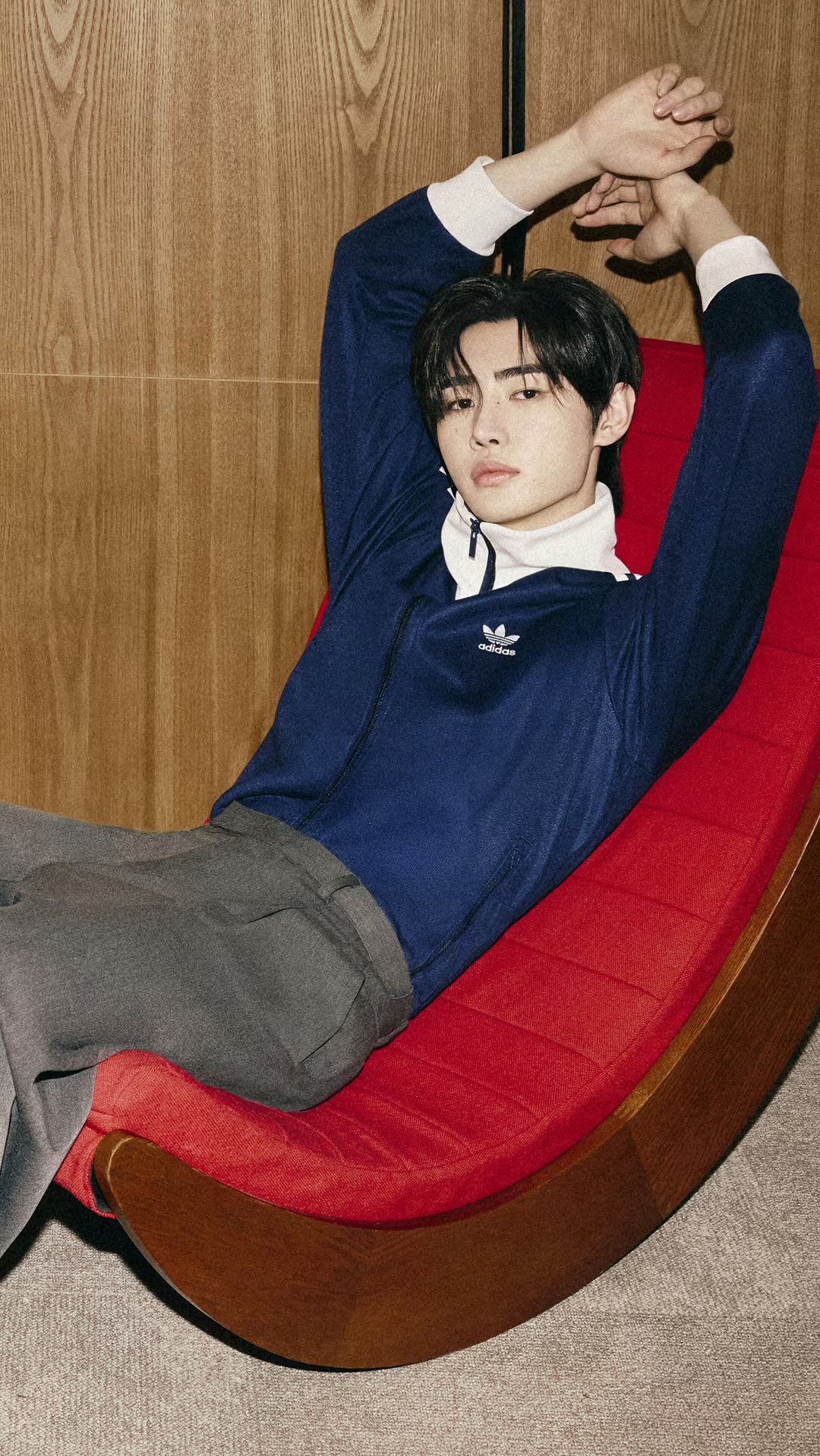 [잡담] 성훈이 아디다스 사진 더 떴다🥰 | 인스티즈