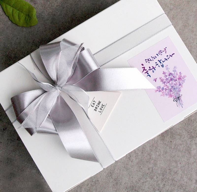 [잡담] 엄마 선물포장 둘중 나아보이는거 하나만 골라주라 | 인스티즈