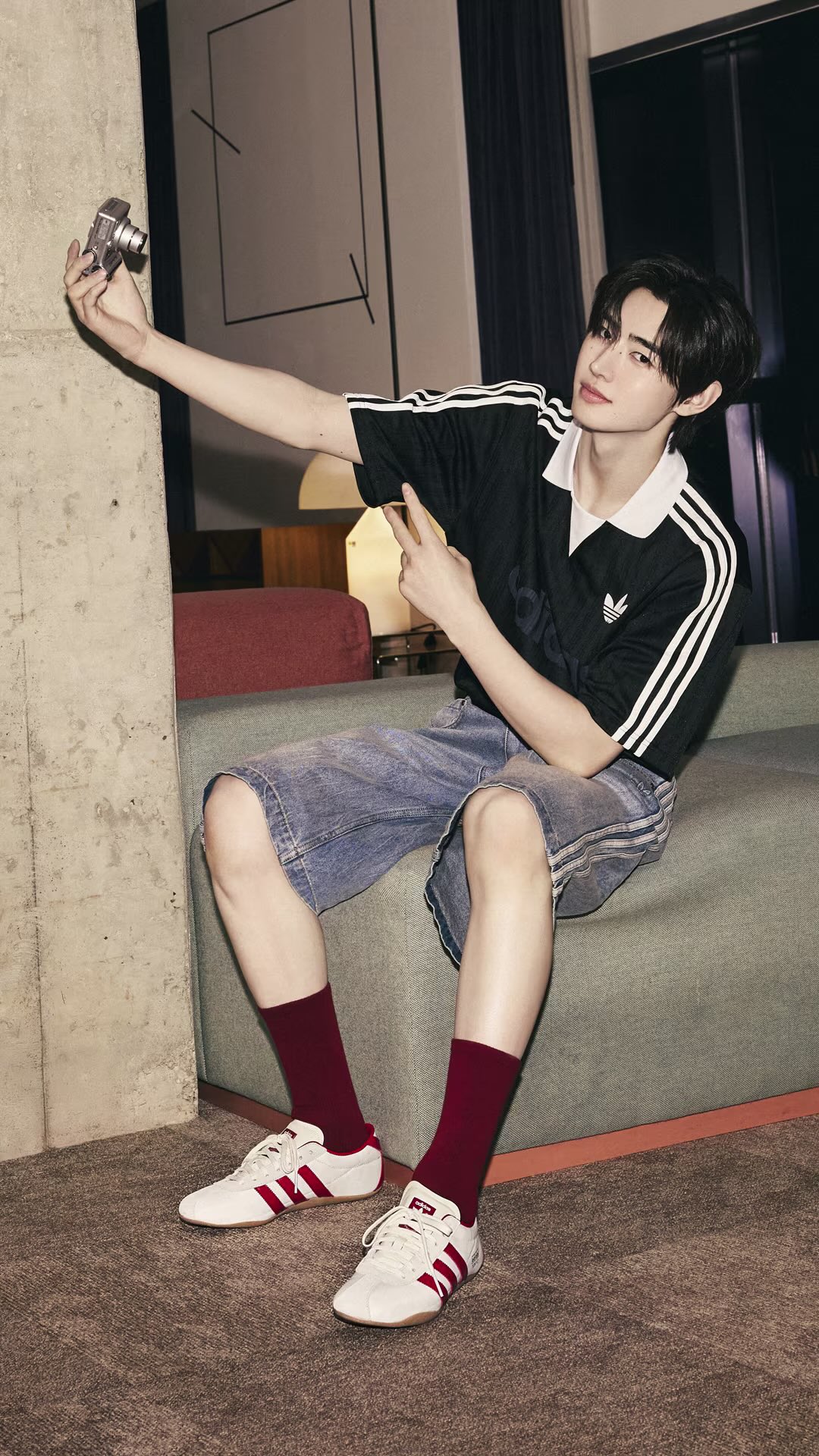 [잡담] 성훈이 아디다스 사진 더 떴다🥰 | 인스티즈