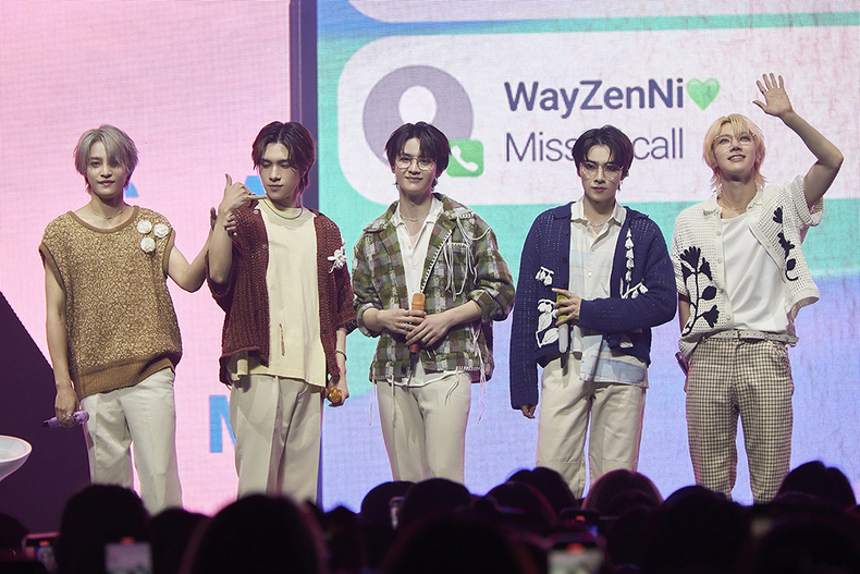 [잡담] 웨이션브이, 서울서 콘서트 투어 피날레…15개 지역 20회 공연 | 인스티즈
