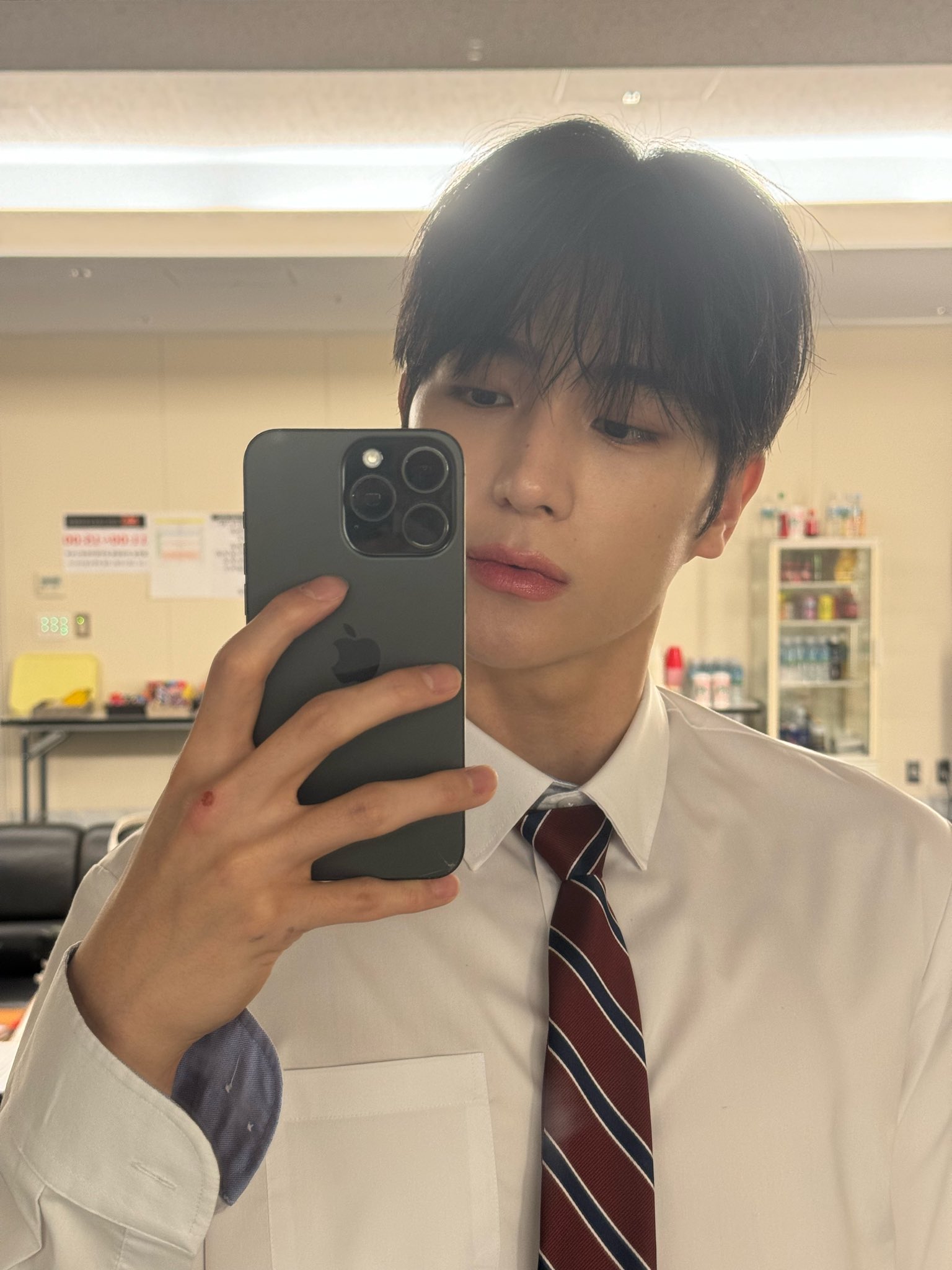 [잡담] 더보이즈 현재 거울셀카 미쳤다 | 인스티즈