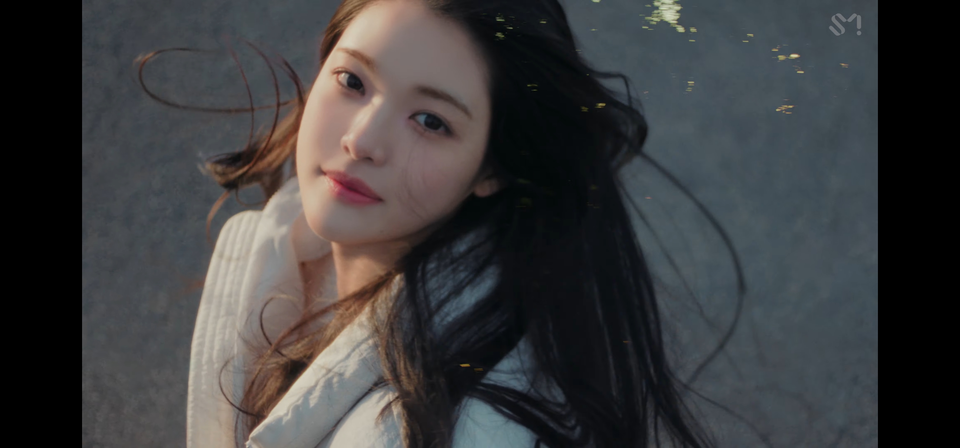 [잡담] 하투하 뮤비 캡천데 누군지 알려줄사람 | 인스티즈