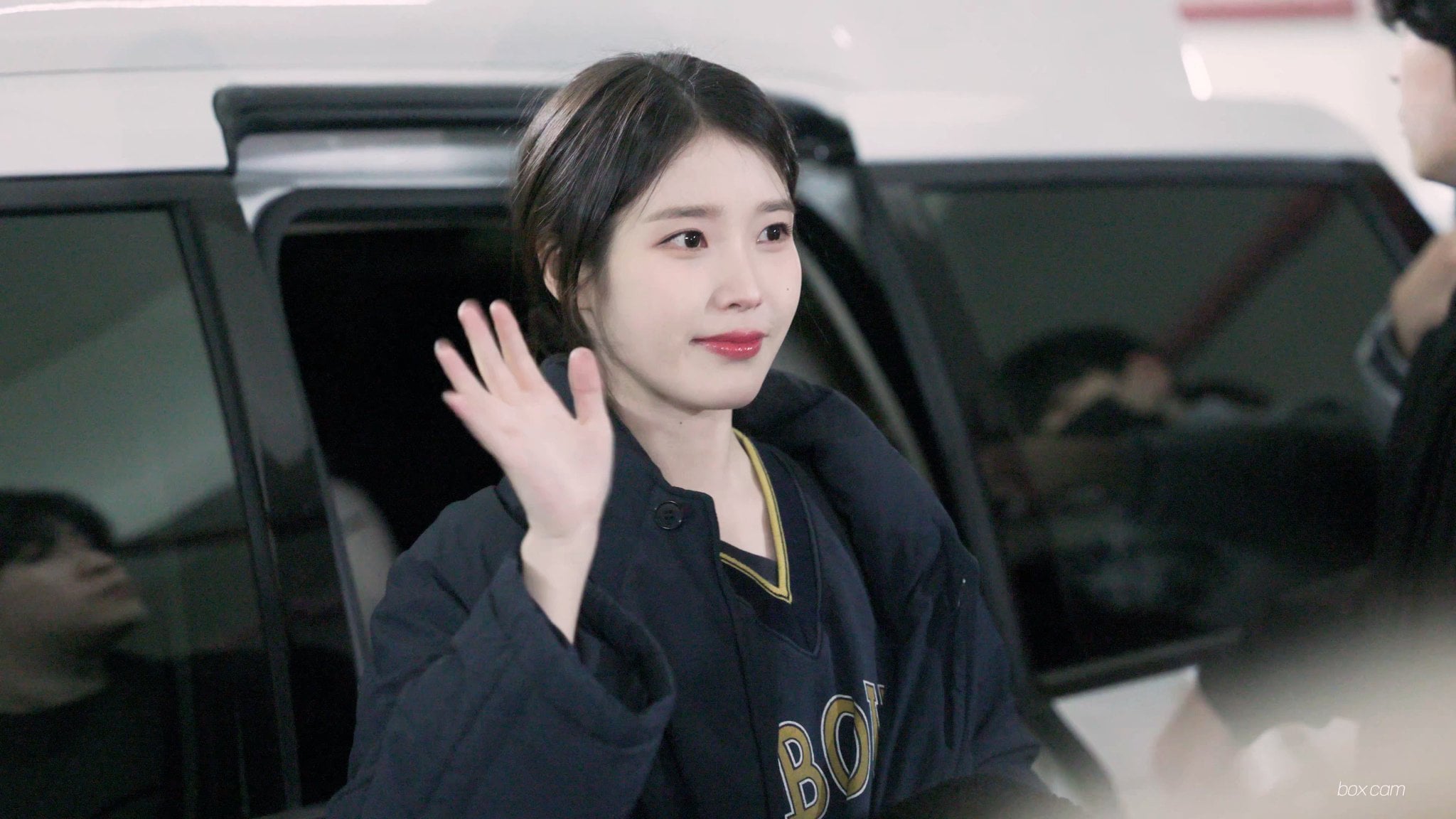 [잡담] 오늘자 아이유 | 인스티즈