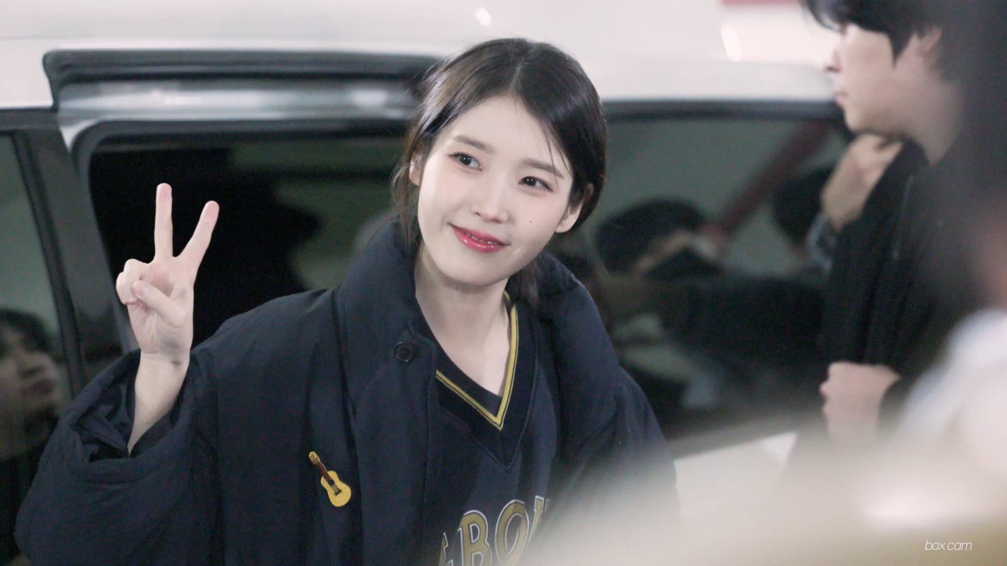 [잡담] 오늘자 아이유 | 인스티즈