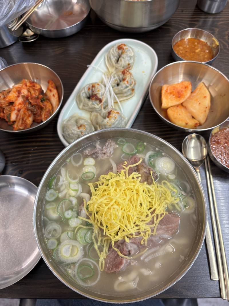 [먹었어요] 점심에 먹은 별미 뼈칼국수랑 만두 | 인스티즈