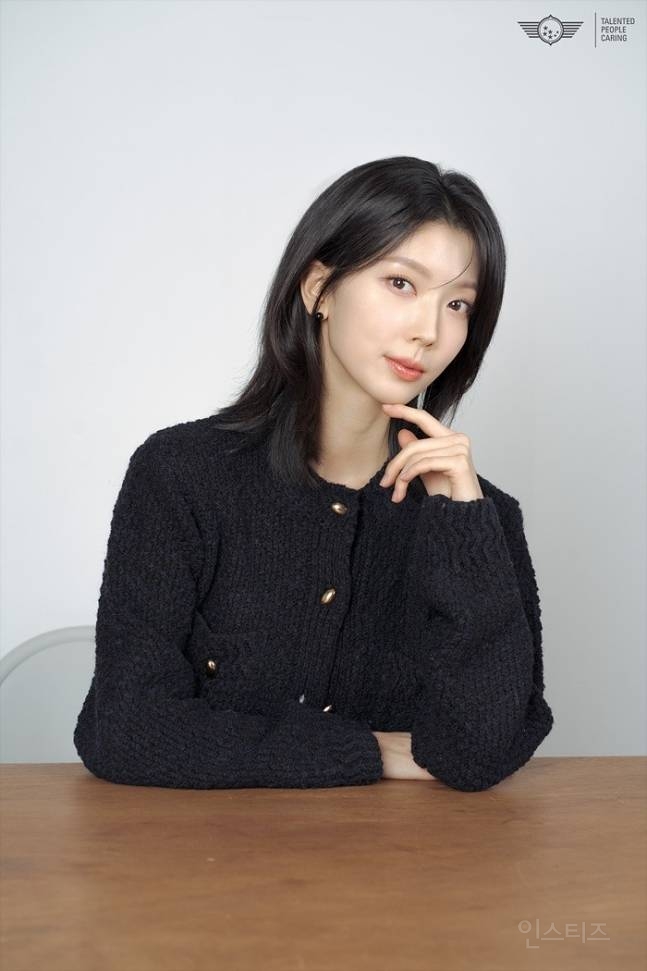 "오디션, 100번 떨어졌지만"…하서윤, 별을 쏘는 신인 | 인스티즈