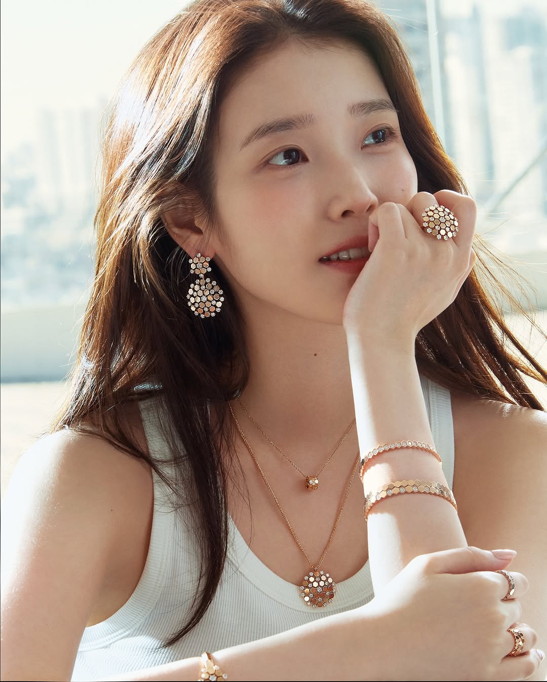 아이유, 차은우 화보 더 떴다 (+11장) | 인스티즈