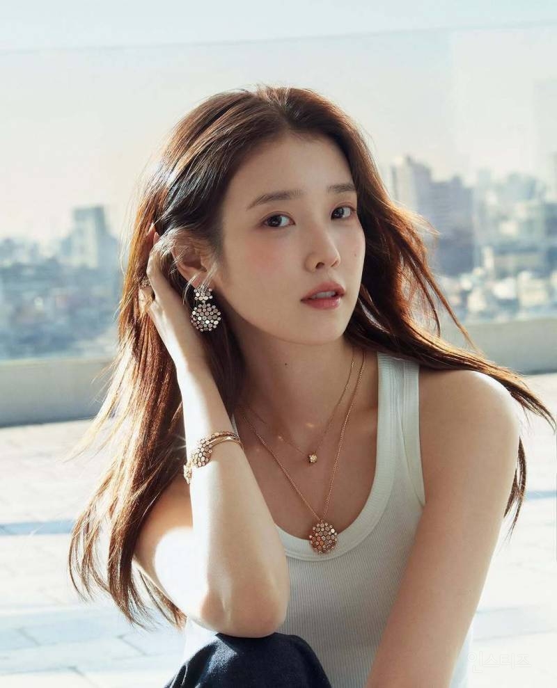 반응 개터진 아이유 차은우 투샷… | 인스티즈