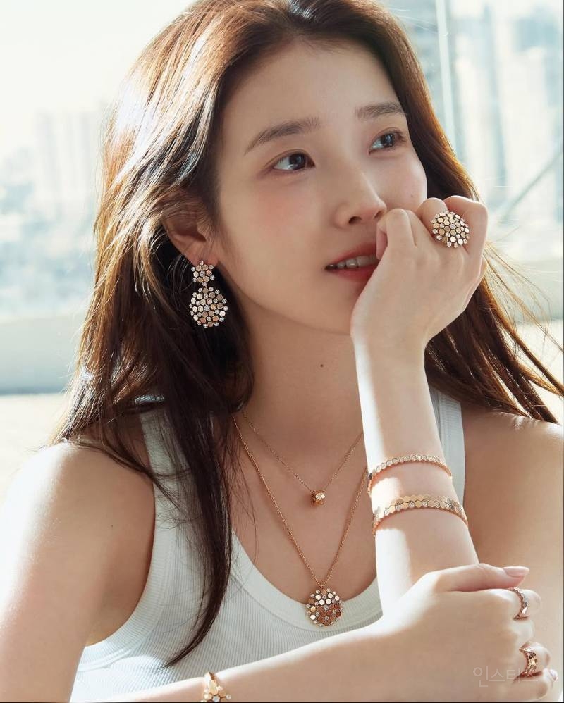 반응 개터진 아이유 차은우 투샷… | 인스티즈