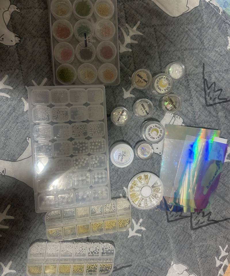 [잡담] 셀프네일하려고 헌두개씩 조금조금씩 사다보니깐 이만큼이나 모았다 | 인스티즈