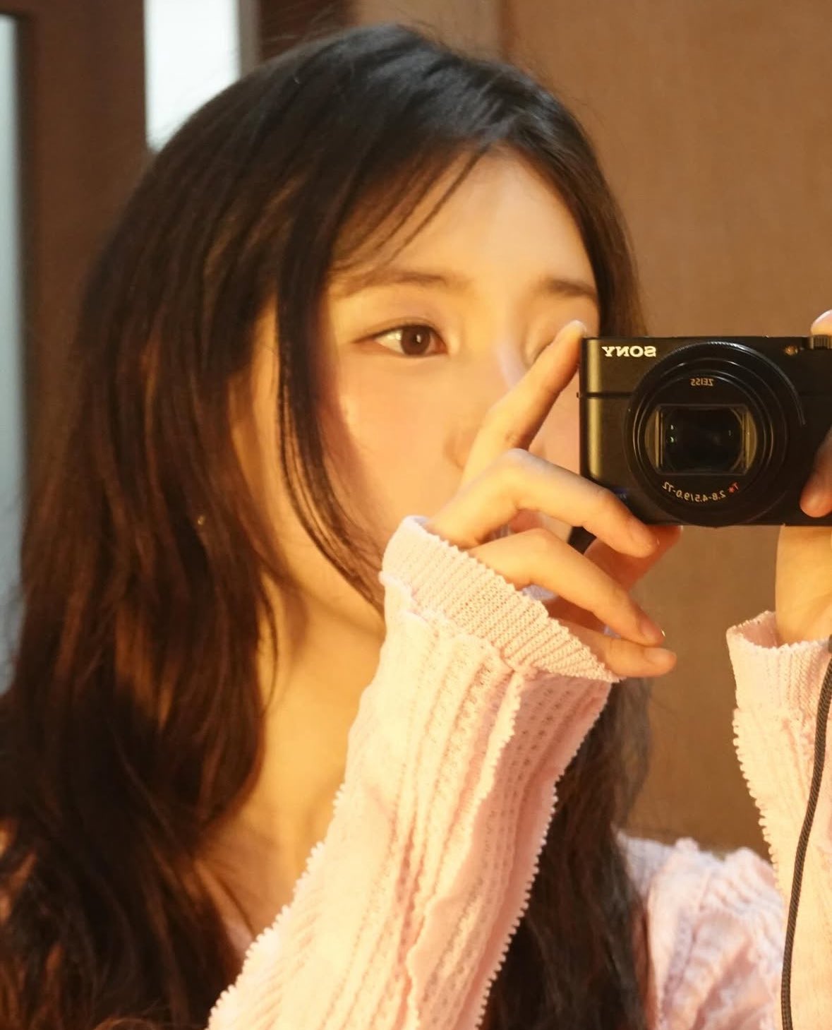 [잡담] 수지 인스타 가디건 정보 묻는 글 많았는데 오늘 풀렸다 | 인스티즈