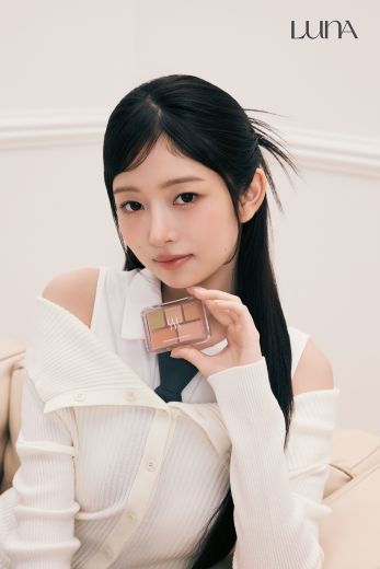 [정보/소식] 메이크업 전문 브랜드 루나(LUNA), 브랜드 앰배서더로 아이브 '레이' 발탁 | 인스티즈