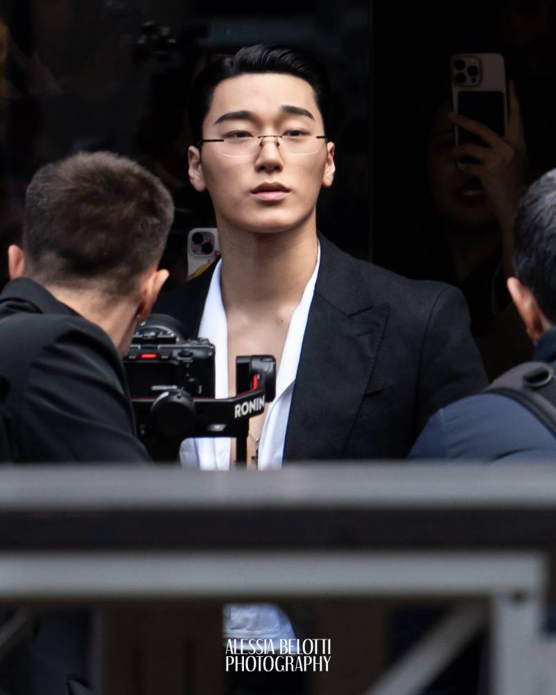실시간 무테의 악마가 강림한 것 같은 돌체앤가바나 에이티즈 산 | 인스티즈